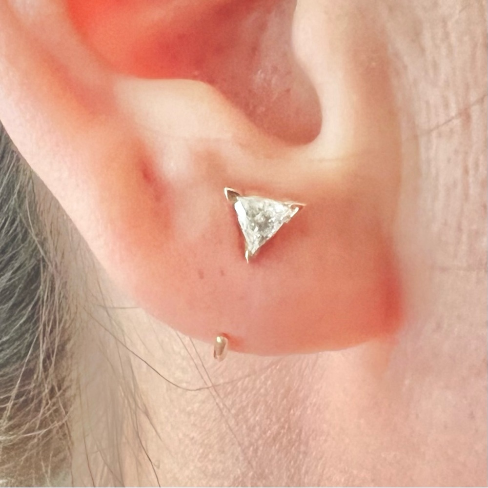 14k solid yellow gold diamond claw stud